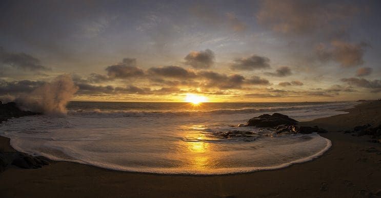 El majestuoso mar y sus atardeceres en fotografías por Samuel Jones