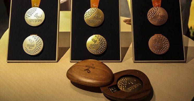 Conoce cómo son las medallas Paralímpicas para los deportistas con discapacidad visual