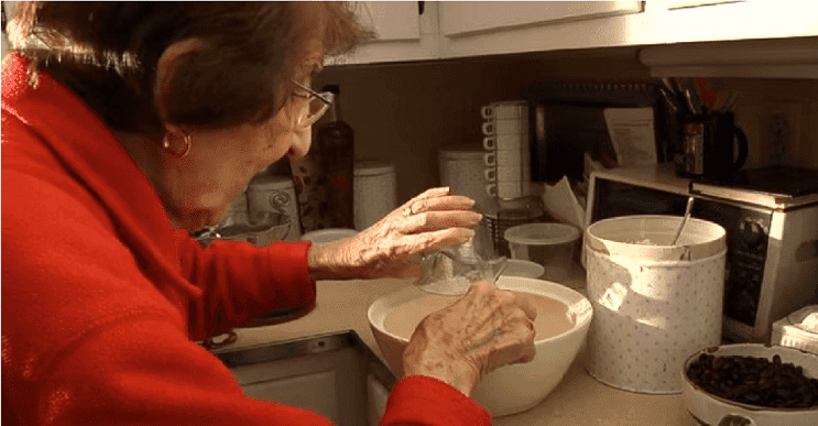 Esta receta de hace 100 años es recreada por esta abuela y se vuelve viral