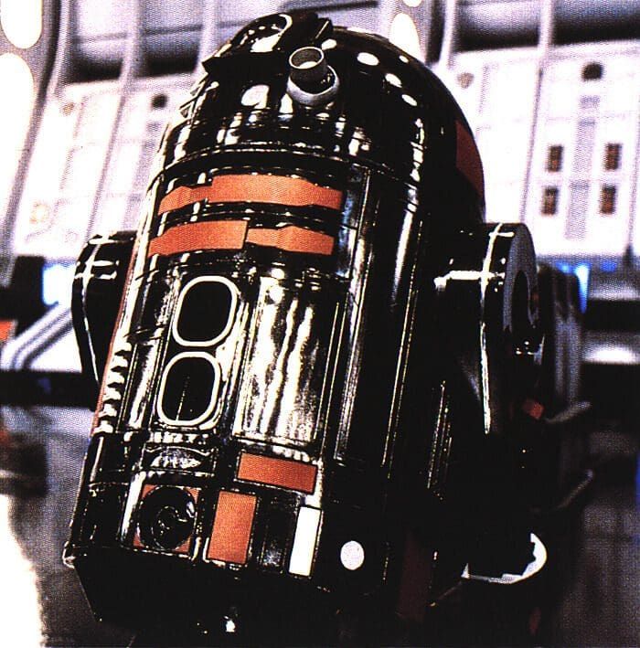 Internet enloquece con el anuncio de un nuevo R2-D2 del Lado Oscuro