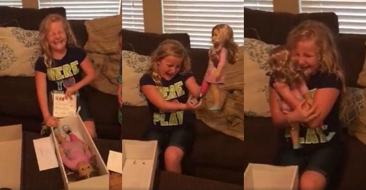 Niña sin una pierna recibe una muñeca que lleva una prótesis. Su reacción los emocionará