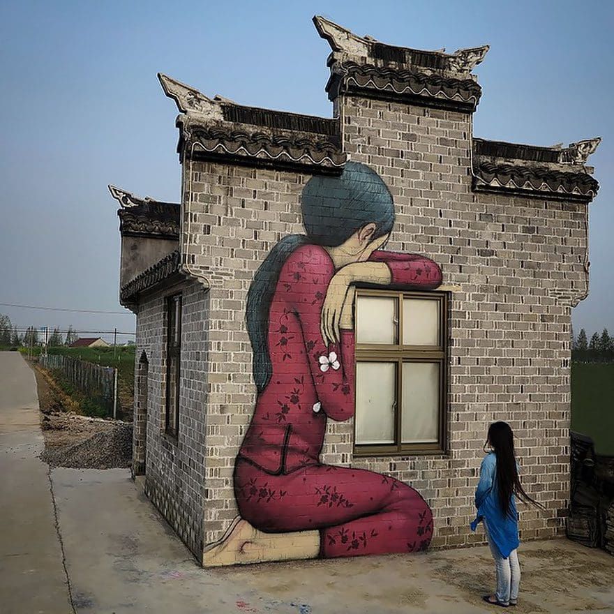 Este artista transforma paredes sucias o en abandono en algo sensacional