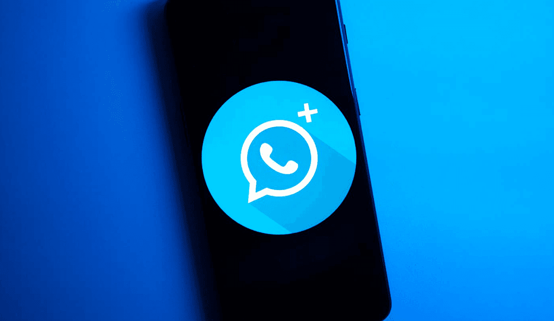 WhatsApp Plus una app para vigilar a tu pareja